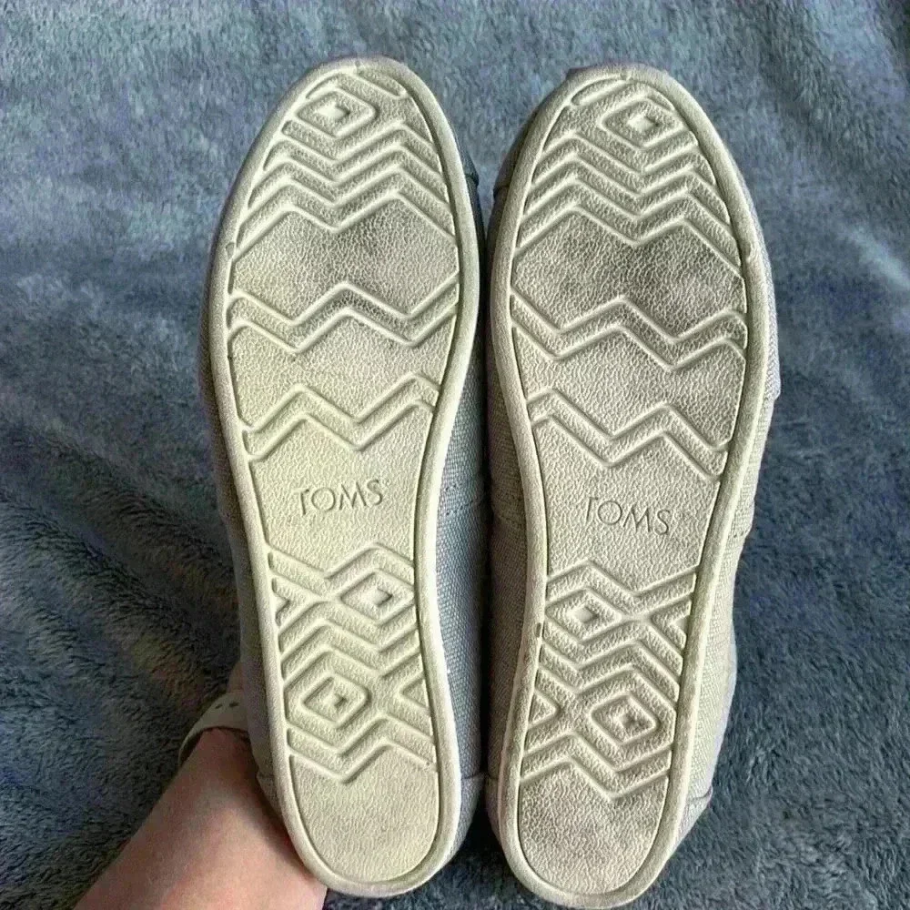 Toms excellent used